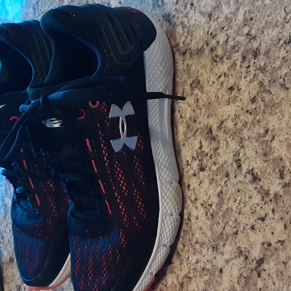 Under Armour boys sneakers size 5Y